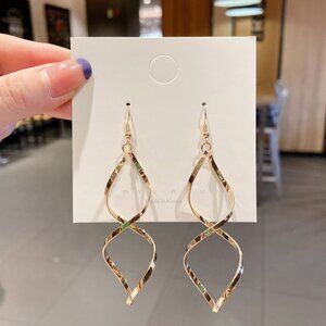 Elegant Twist Earrings